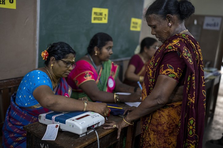 Les 968 millions d'électeurs indiens sont appelés à élire les 543 membres de la chambre basse du Parlement. © KEYSTONE/AP/Altaf Qadri