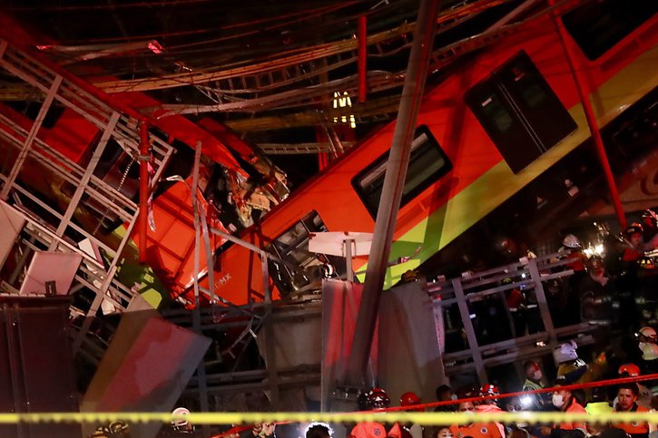 La rame de métro a été brisée en deux. © KEYSTONE/EPA/Carlos Ramirez