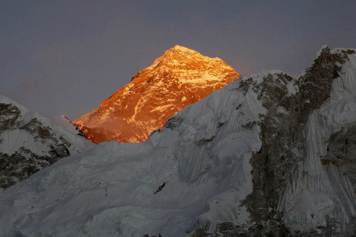 Les deux alpinistes sont décédés mercredi dans l'Everest (archives). © KEYSTONE/AP/Tashi Sherpa