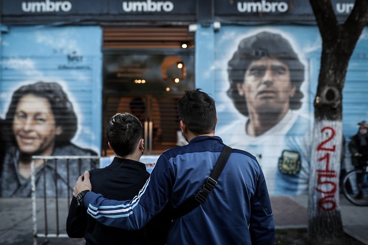 Il n'y avait pas de plan pour tuer Maradona, affirme son psychologue © KEYSTONE/EPA/Juan Ignacio Roncoroni