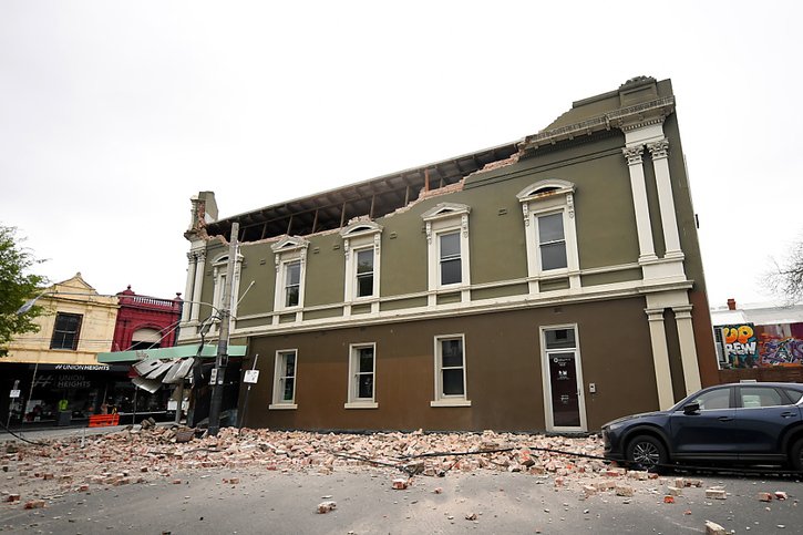 Plusieurs bâtiments de Melbourne ont subi des dégâts. © KEYSTONE/EPA/JAMES ROSS