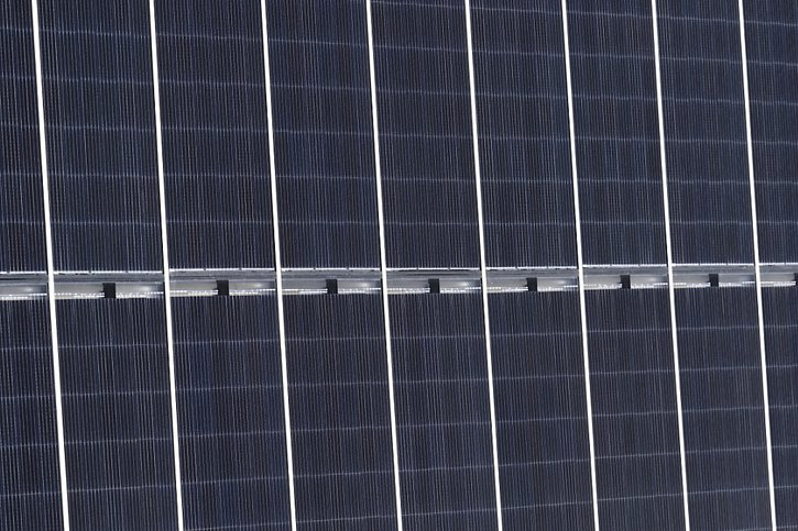 Swissolar demande un investissement plus rapide en faveur de l'énergie solaire, si la Susse veut que celle-ci soit disponible en quantité suffisante. © KEYSTONE/GAETAN BALLY