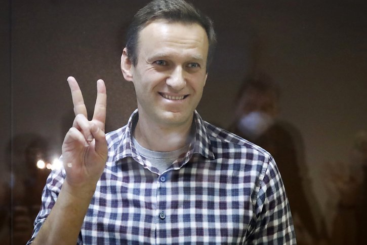 Le lancement du mandat d'arrêt intervient au lendemain de l'ajout d'Alexeï Navalny, ennemi juré du Kremlin emprisonné dans une affaire de fraude qu'il juge politique, à la liste des "terroristes et extrémistes", sur fond de répression implacable des voix critiques en Russie. © KEYSTONE/AP/Alexander Zemlianichenko
