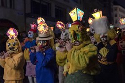 Carnaval a débuté à 04h00 à Bâle avec le "Morgestraich"