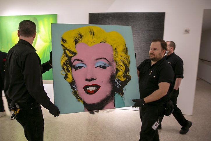 L'oeuvre vendue lundi soir est le tableau "Shot Sage Blue Marilyn" peint en 1964 par Andy Warhol (archives). © KEYSTONE/AP/Ted Shaffrey