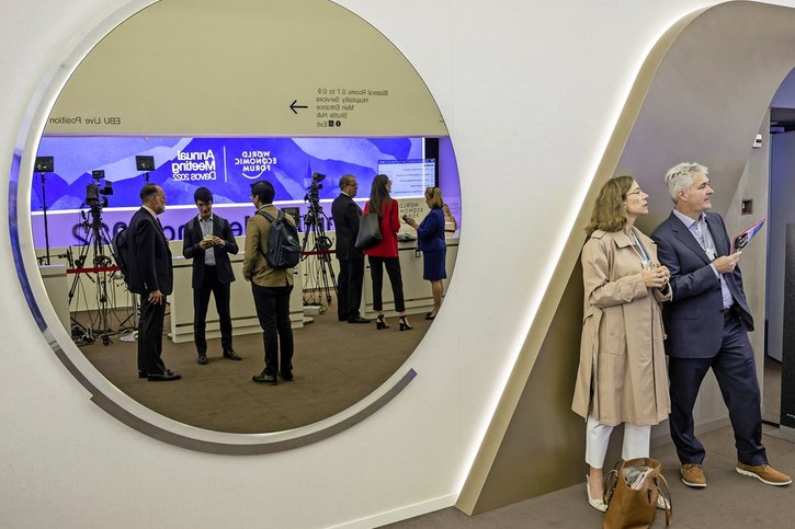 World Economic Forum: le public «trop naïf» face au «hommes de Davos»