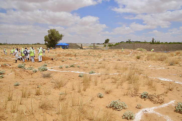 Plusieurs fosses communes avaient été retrouvées à Tarhouna en Libye (archives). © KEYSTONE/AP/HAZEM AHMED