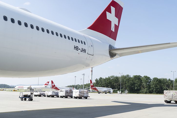 Dans une lettre de protestation, les syndicats de Swiss critiquent la collaboration avec Air Baltic et accusent la direction de dumping salarial (archives). © KEYSTONE/GAETAN BALLY