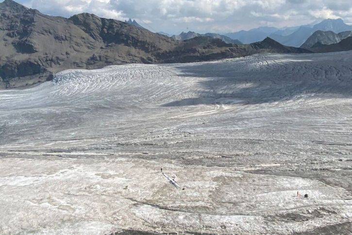 L'épave du planeur a été localisée sur le glacier du Giétro dans les alpes valaisannes à une altitude de 3280 mètres. © Police cantonale valaisanne