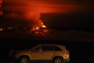A Hawaï, le Mauna Loa menace l'une des principales routes de l'île
