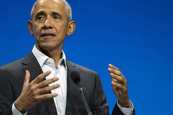L'ancien président Barack Obama commence bientôt une tournée de conférences publiques dans des stades en Europe : il s'arrêtera à Zurich à la fin du mois d'avril. © KEYSTONE/AP/JOHN MINCHILLO