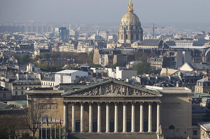 L'attaque du site internet de l'Assemblée nationale est une riposte au soutien de la France à l'Ukraine (archives). © KEYSTONE/EPA FILE/IAN LANGSDON