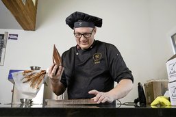 Richard Uldry tient sa chocolaterie artisanale au coeur de Gruyères