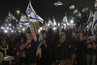 Réforme de la justice en Israël: Netanyahu annonce une "pause"