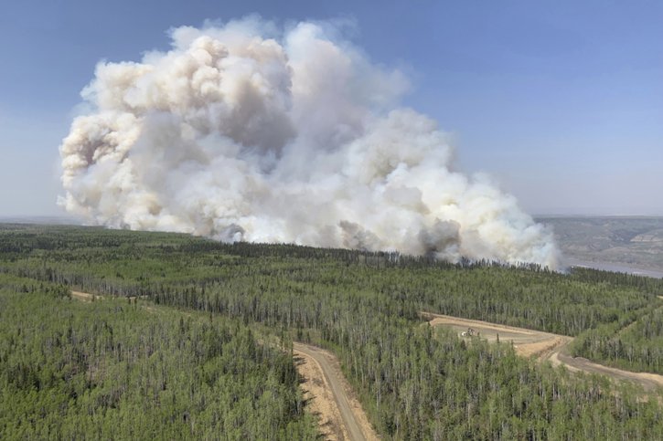 Plus de 100 feux ravagent l'Alberta. © KEYSTONE/AP