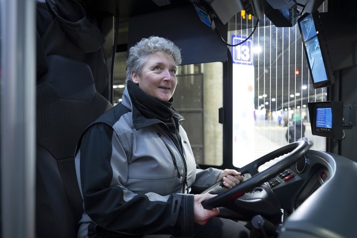A 50 ans, elle devient conductrice de bus aux TPF