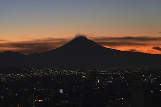 Une vingtaine de vols annulés à cause du volcan Popocatépetl