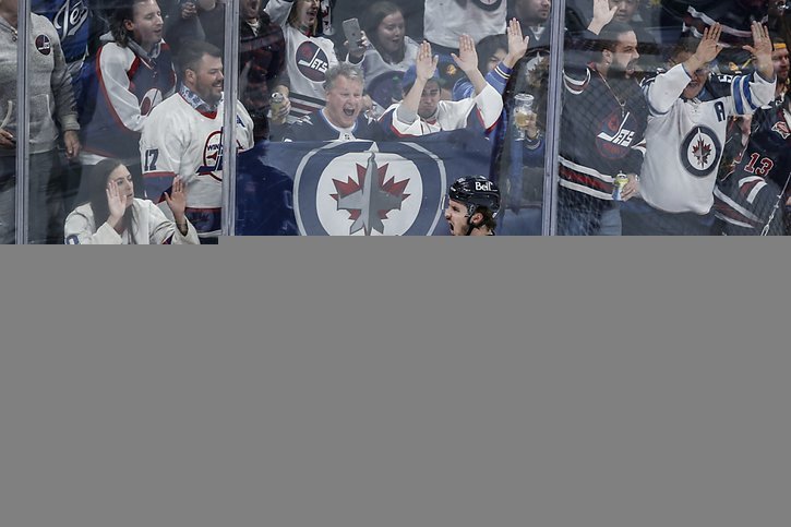 Les Jets ont battu Vancouver grâce notamment à un but de Nikita Chibrikov © KEYSTONE/AP/JOHN WOODS