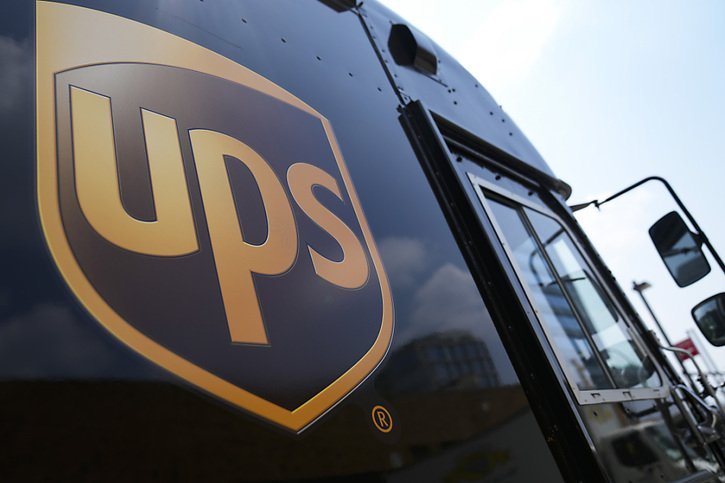UPS anticipe un retour de la croissance, après une baisse des volumes entre janvier et mars (archives). © KEYSTONE/AP/JOHN MINCHILLO