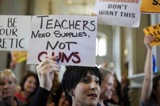 Le Tennessee veut autoriser les enseignants à porter une arme