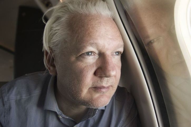 Julian Assange devrait être condamné à 62 mois de prison, déjà purgés en détention provisoire à Londres. © KEYSTONE/AP/@WikiLeaks